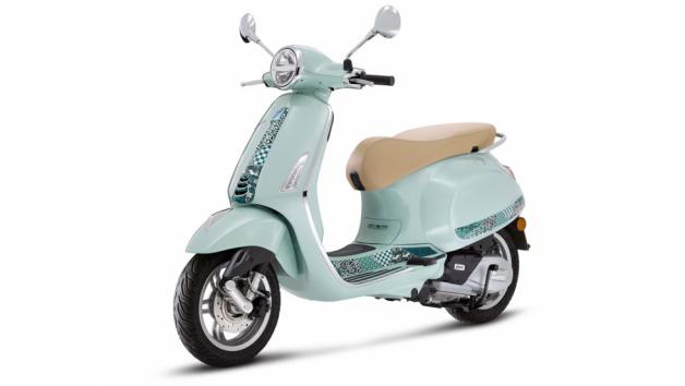 Vespa Primavera Batik: Κομψή εμφάνιση με παραδοσιακά μοτίβα 